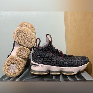 Nike LeBron 15 “Heart of Ohio”